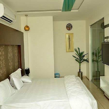 Hotel The Grand Parshwanath Sankeshvar Buitenkant foto