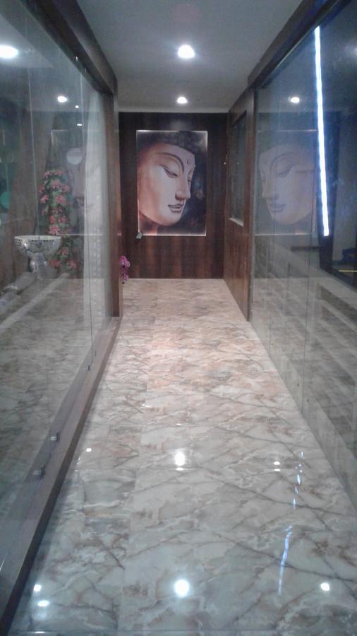 Hotel The Grand Parshwanath Sankeshvar Buitenkant foto