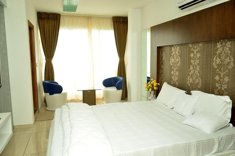 Hotel The Grand Parshwanath Sankeshvar Buitenkant foto
